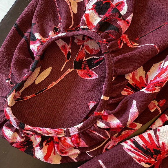 Burgundy Floral Motherhood Maternity blouse size L EUC - Picture 3 of 5